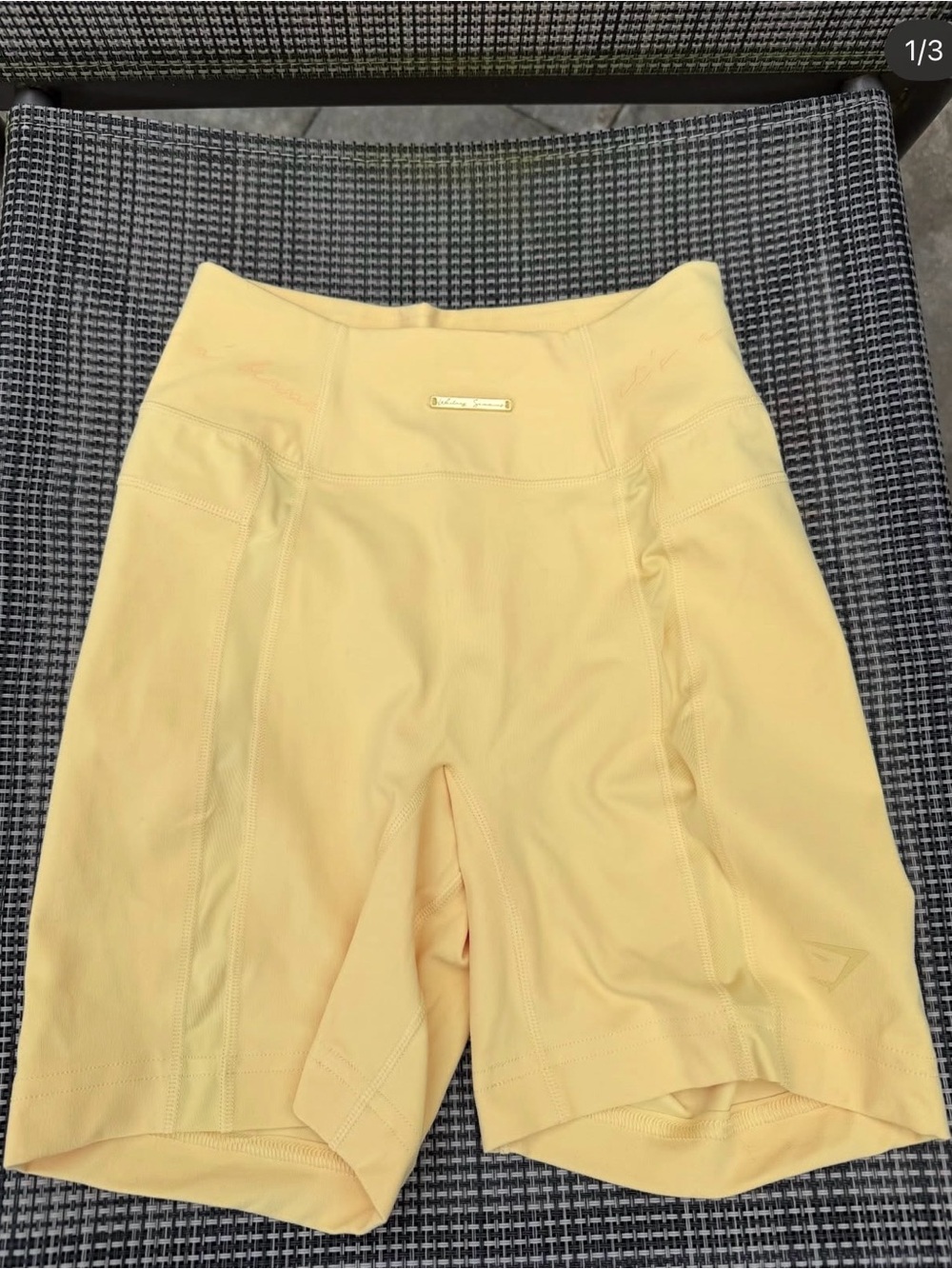 Gymshark - Yoga High-Waist Sculpt Bike Shorts in Light Yellow